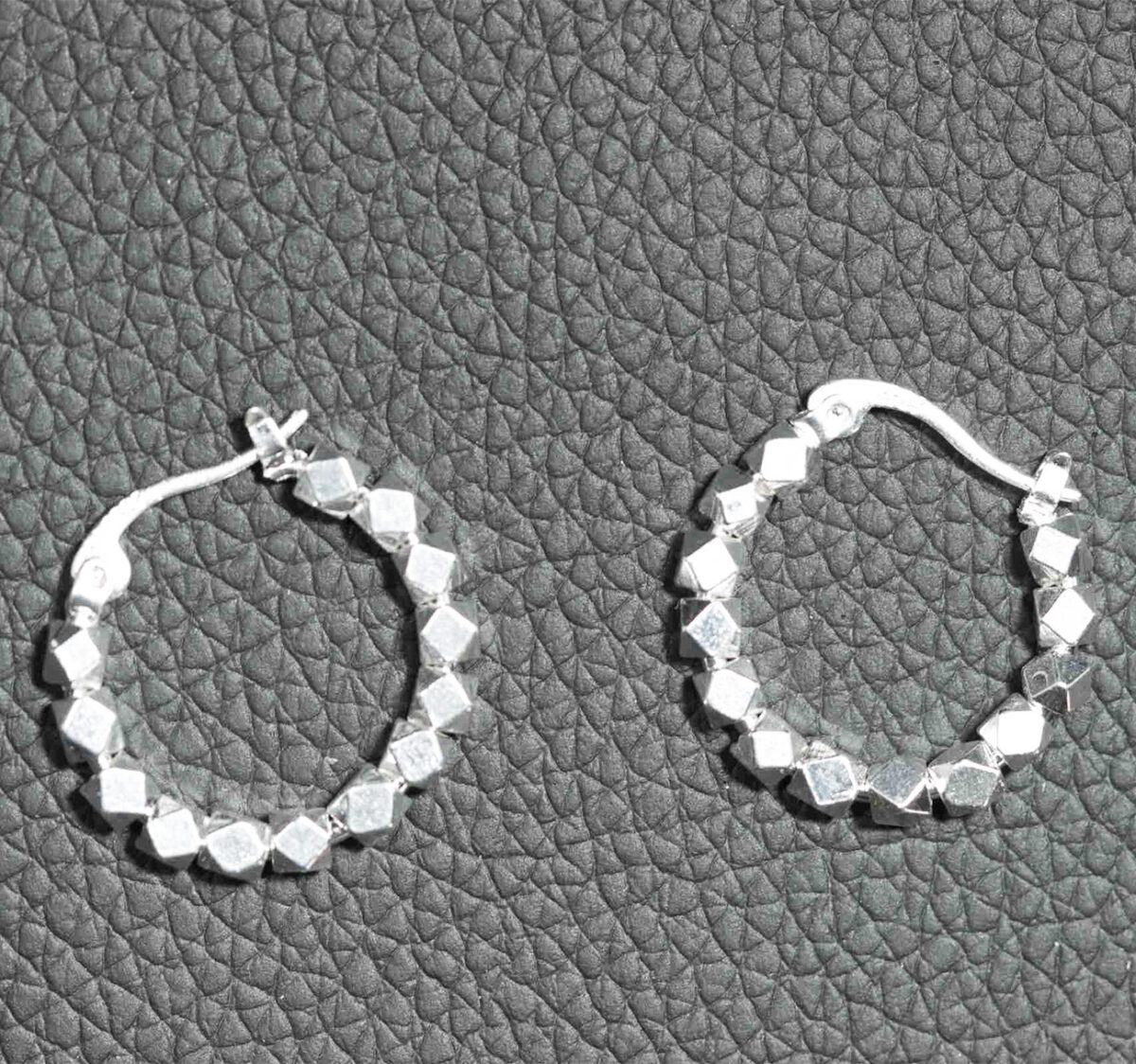Exquisitely Designed Sterling Silver 20mm Round Hoop Earrings with Sparking Cubic Shaped Beads 925ijewel.com