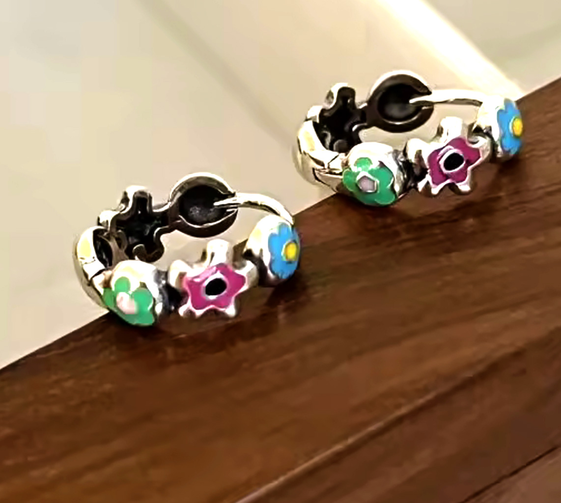 Blooming Elegance – Sterling Silver 17.5mm Floral Hoop Earrings with Colorful Enamel Artwork. 925ijewel.com