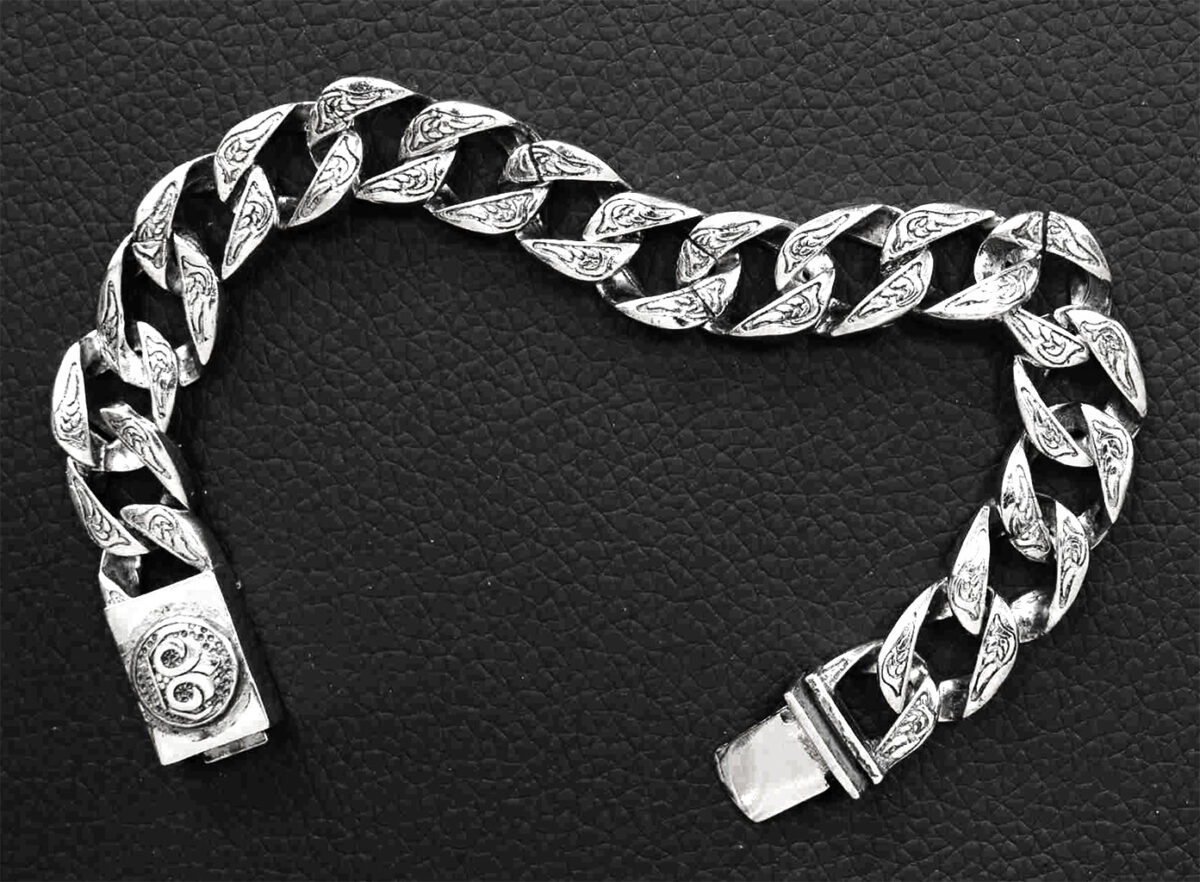 Silver-Plated Cuban Link Bracelet – Strength, Style & Sophistication. 925ijewel.com