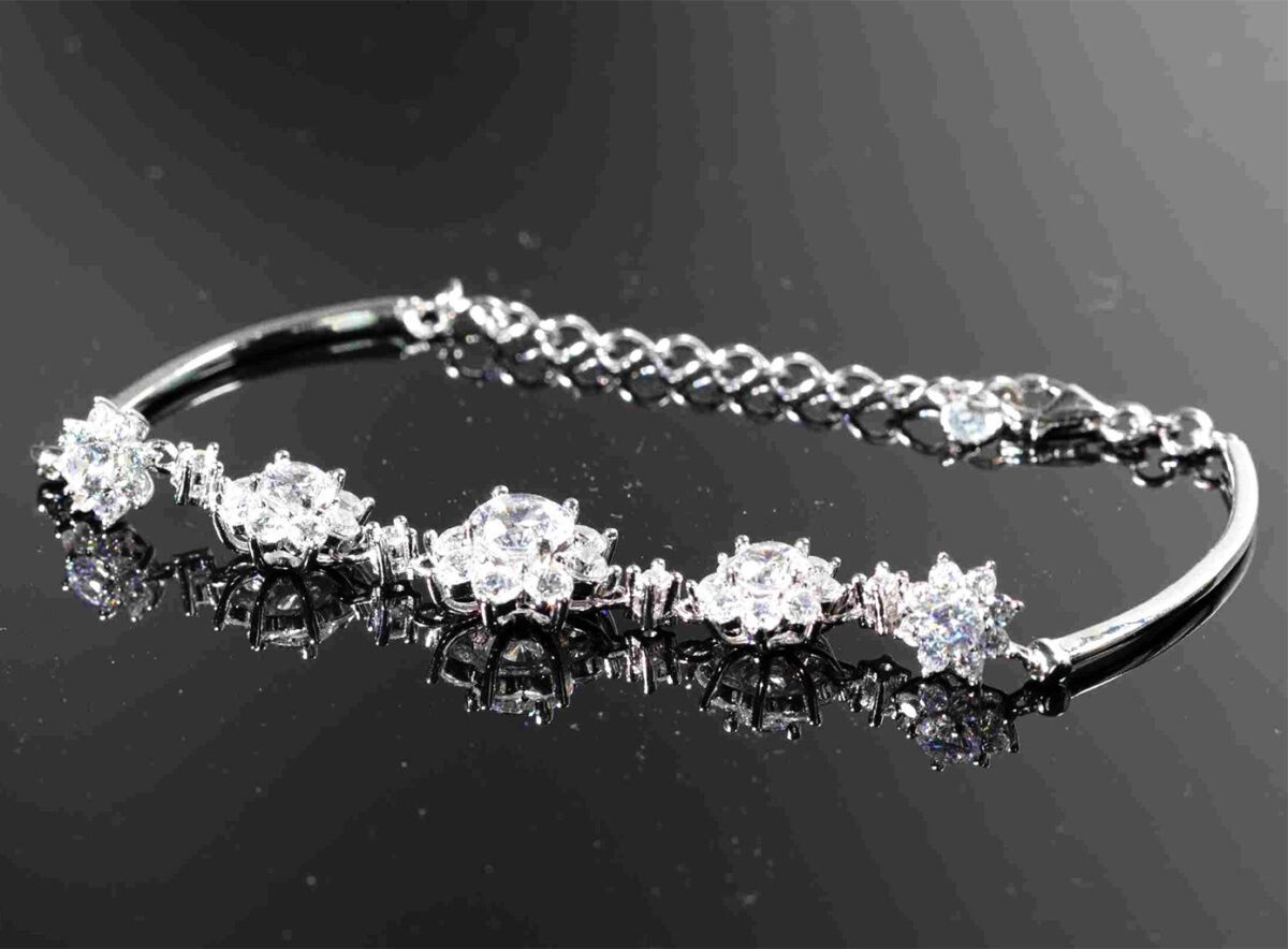 Sterling Silver 2.5 Ct CZ Graduated Cluster Adjustable Bracelet. 925ijewel.com